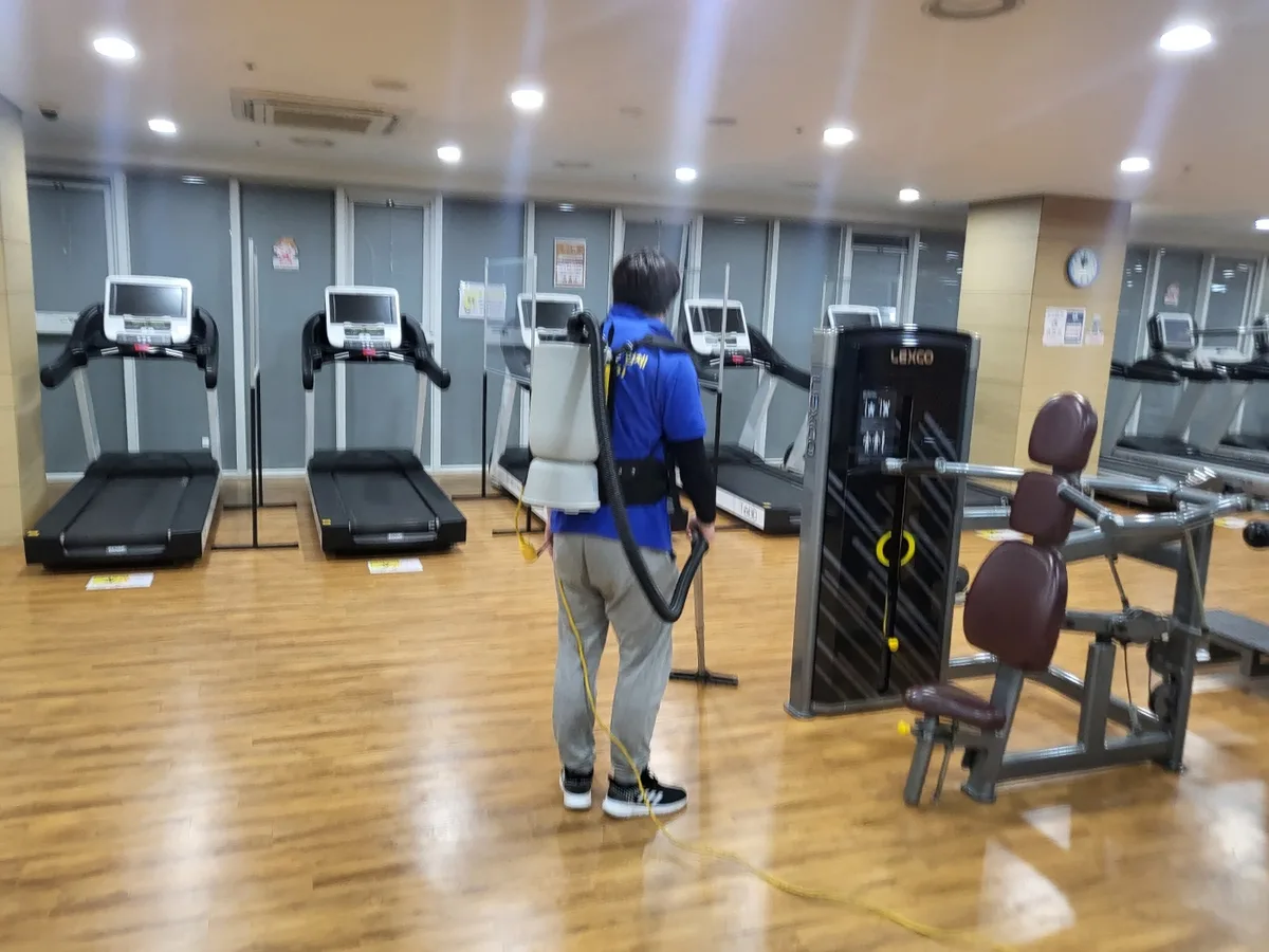 동구 방어동 헬스장 샤워실 장비 주변 정밀 위생청소 사례 - 행진크린